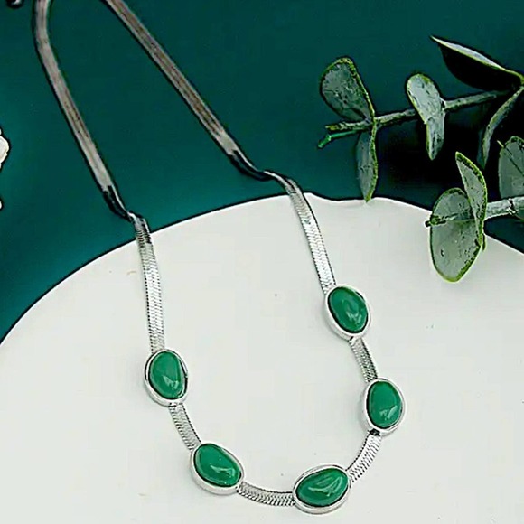 Agate Sterling Silver Emerald Herringbone Flat Pendant Charm Necklace - Picture 2 of 2